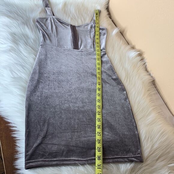 H&M Divided Velvet Bodycon Dress Size 2 - Picture 7 of 14